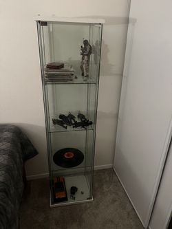 glass shelves 