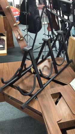 AXL 3 Guitar Stand 💵  💳  💵  Cash and Card Accepted