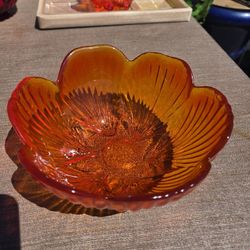VINTAGE Amberina Glass Bowl