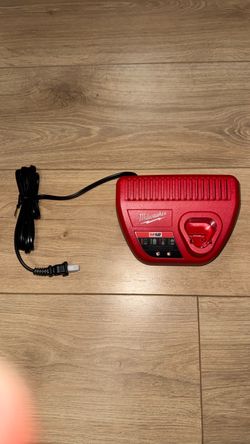 Milwaukee M12 Charger