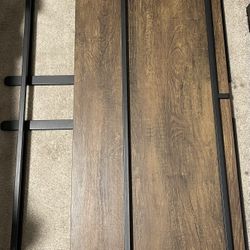 Foldable studio desk