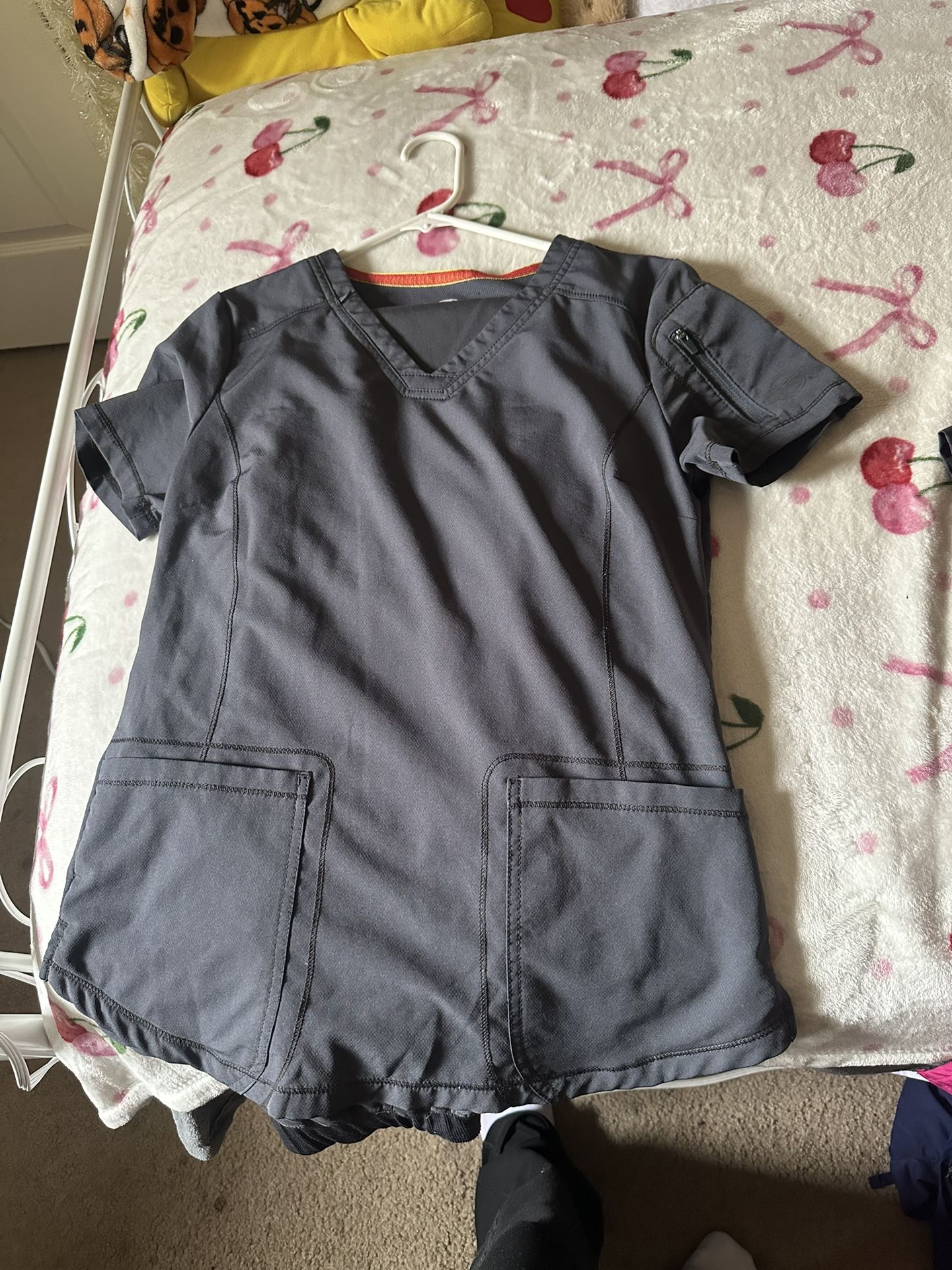 Size XS/S Scrubs