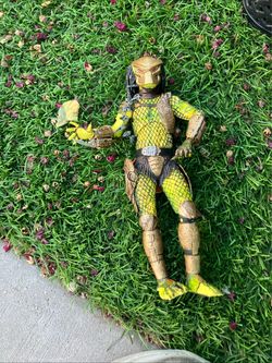 Predator Action Figure Yellow Armor