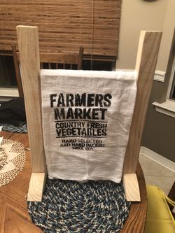 NEW TOWEL 5.00 NEW HANDMADE WOOD TOWEL HOLDER CAN BE USED FOR OTHER THINGS 10.00