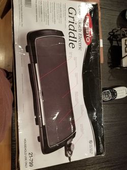 Cool touch electric griddle