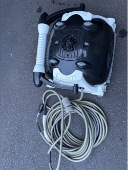 Aquabot swim drone and power supply