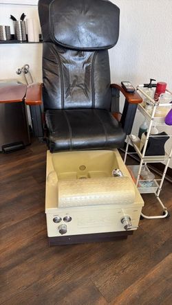 Pedicure chair / stool