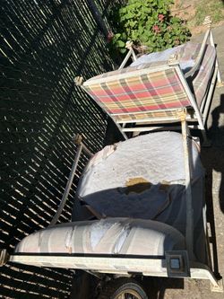 Set of two chairs (Free)