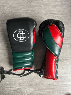 Dc boxing gloves