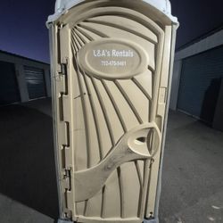 Porta potty Portable Restrooms