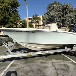 KEY WEST 18 CENTER CONSOLE BOAT