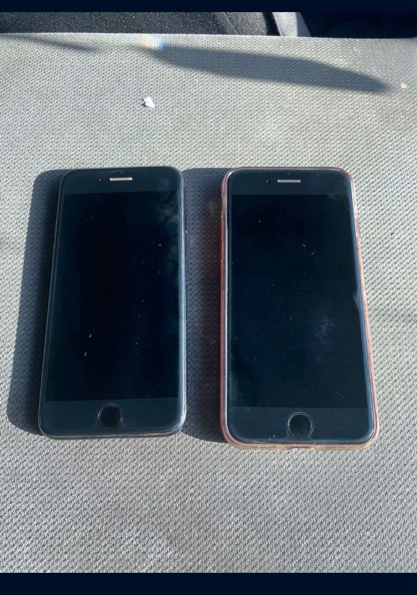 2 iPhone 7 In Good Condition $120 Each Or $240 For Both They Work Good 