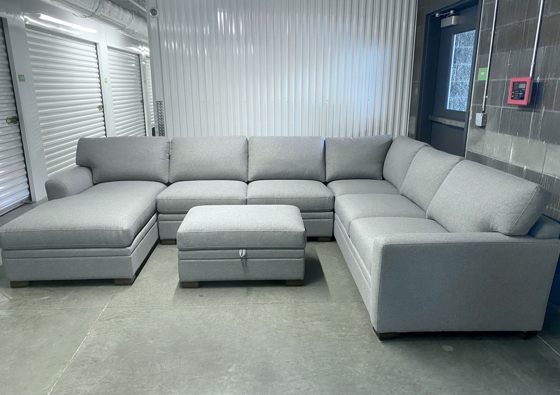 Free Delivery- Brand New Thomasville Ushaped Sectional Sofa With Storage Ottoman 