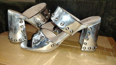 Available until it says sold!! Two pair women shoes size 6 and 6 medium one block Hill one stiletto in description below under more