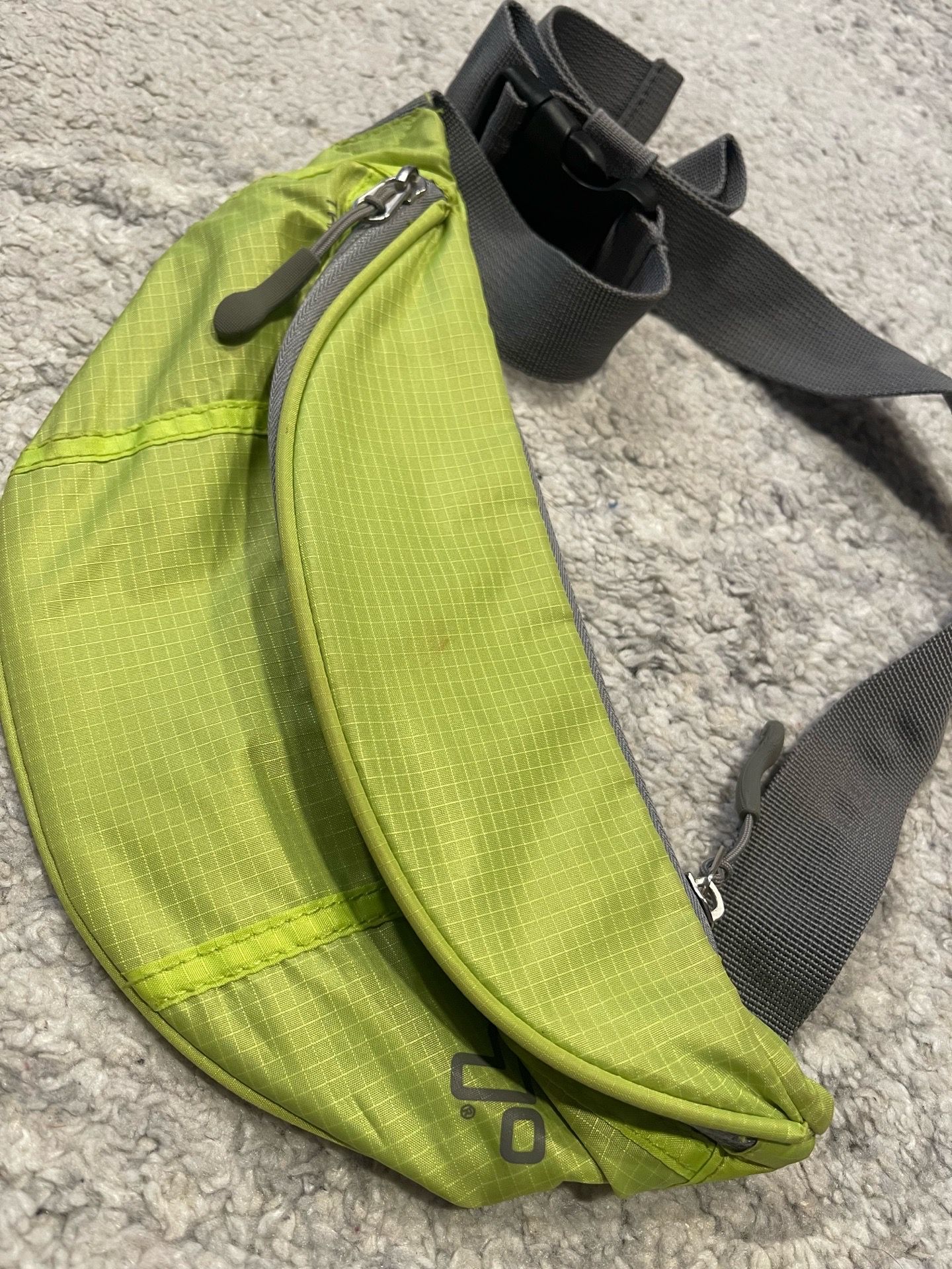 Lightweight crossbody bag