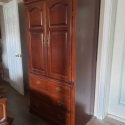 Havertys Armoire 