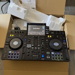 PIONEER XDJ-RX3 PROFESSIONAL DJ CONTROLLER 