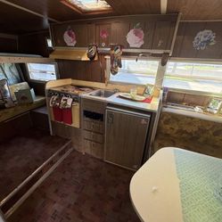 1986 starlight travel trailer, mini size
