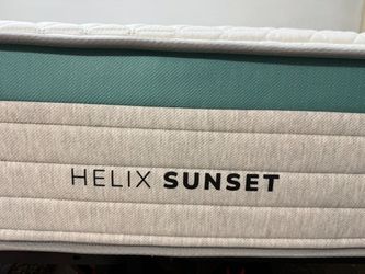 Helix Sunset Full Size Mattress - LIKE NEW! Delivery Available