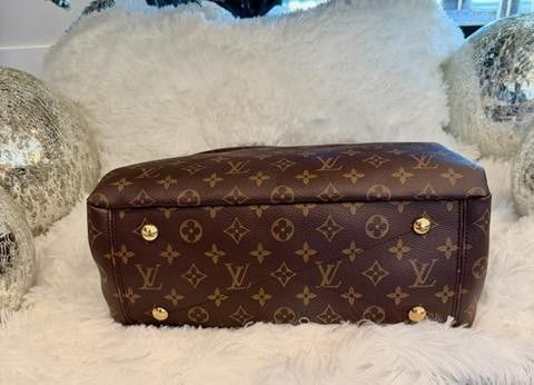 Louis Vuitton Monogram Pallas in Grape