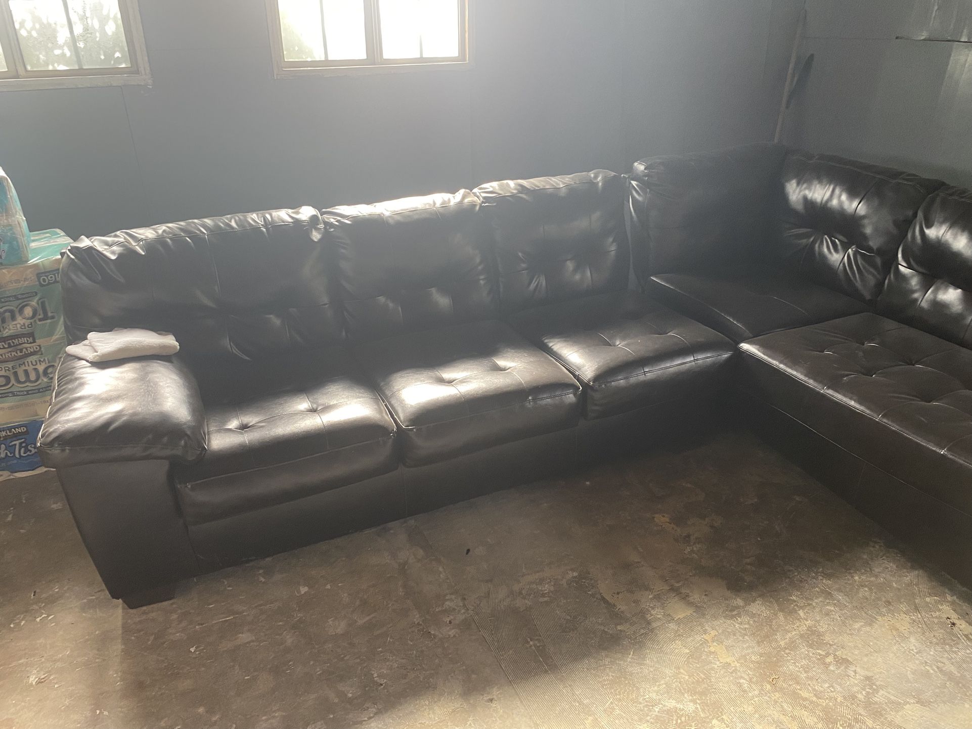 Sectional Black L Shaped Sofa Like New Excellent Condition