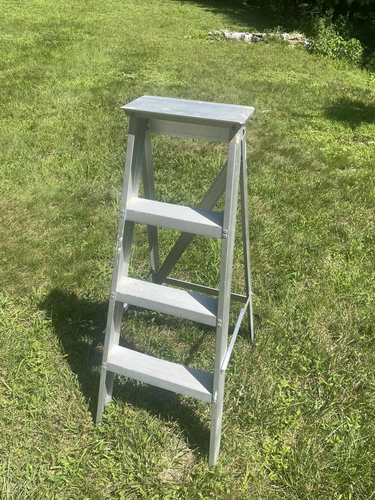 40 inch High aluminum ladder