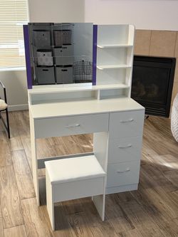 New White Vanity Table with Mirror and Stool & USB/110 outlet