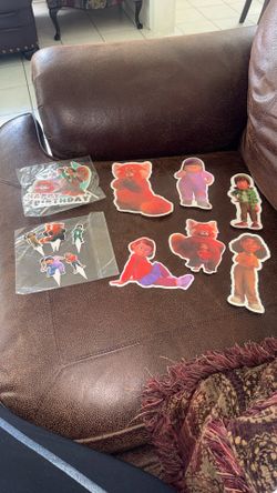 Turning Red Party Items