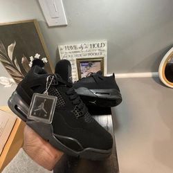 Jordan 4 Blackcats size 10.5