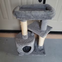 Cat 🐈‍⬛ tree 24”x17”H30”