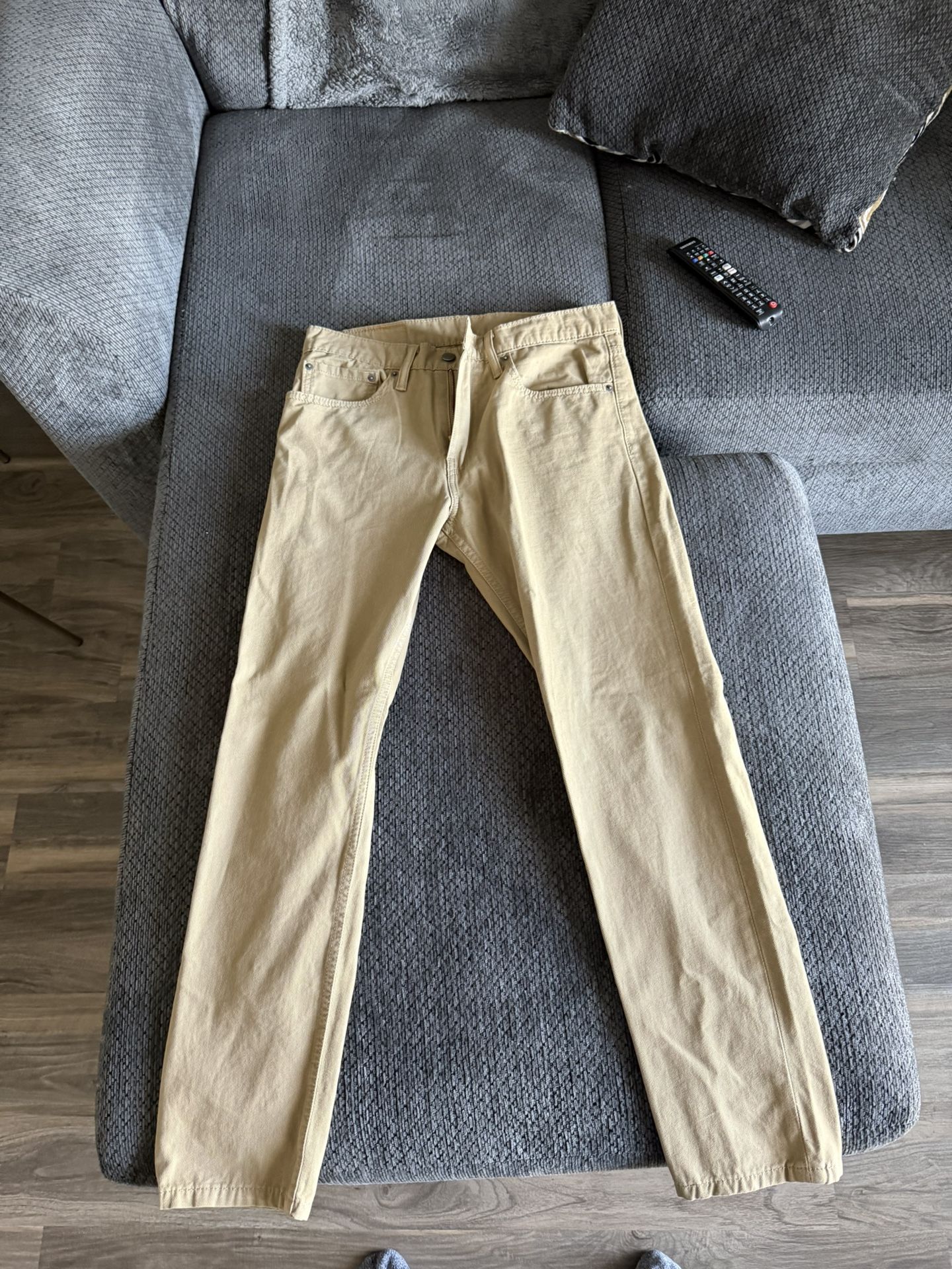 Levi Strauss & Co Men khaki pants 31/30