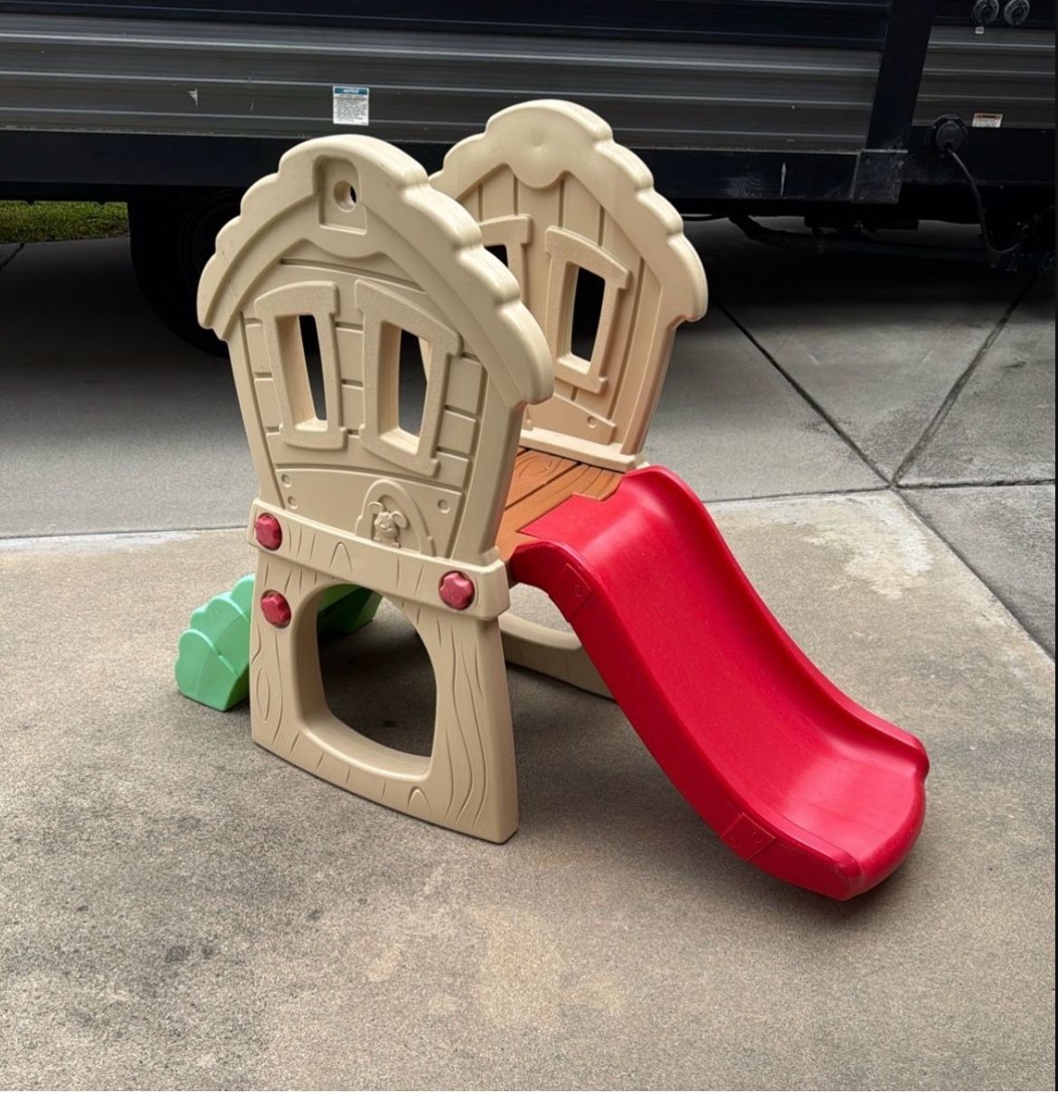 Little Tikes Hide and Seek Climber