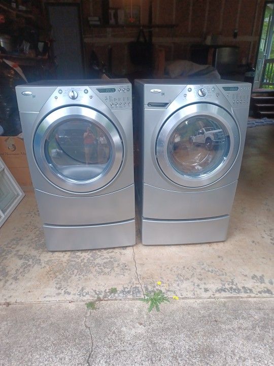 Whirlpool Duet W/pedestal