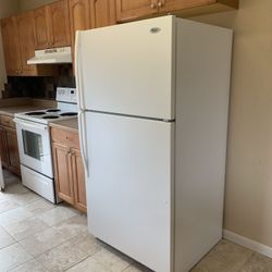 Whirlpool top freezer Fridge 