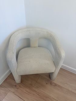 Dining chairs boucle material