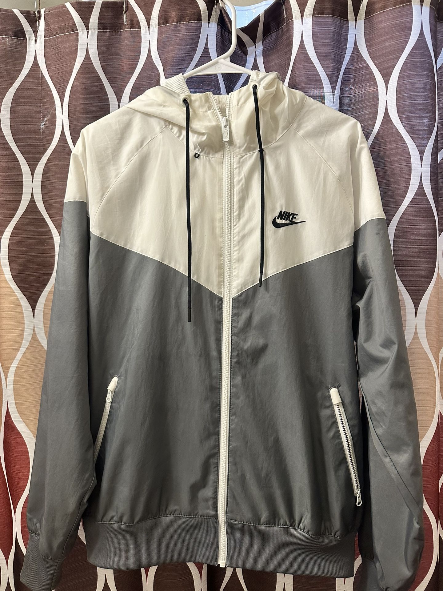 Men’s Small Nike Windbreaker