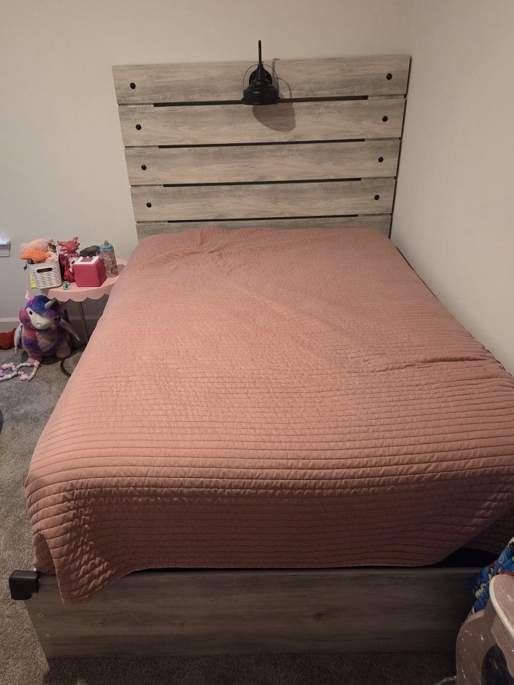 Full Size Bed - Headboard, Footboard and Side Rails