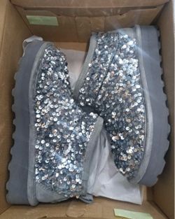 BearPaw Sydney Silver Sequined Booties Ladies Size 7