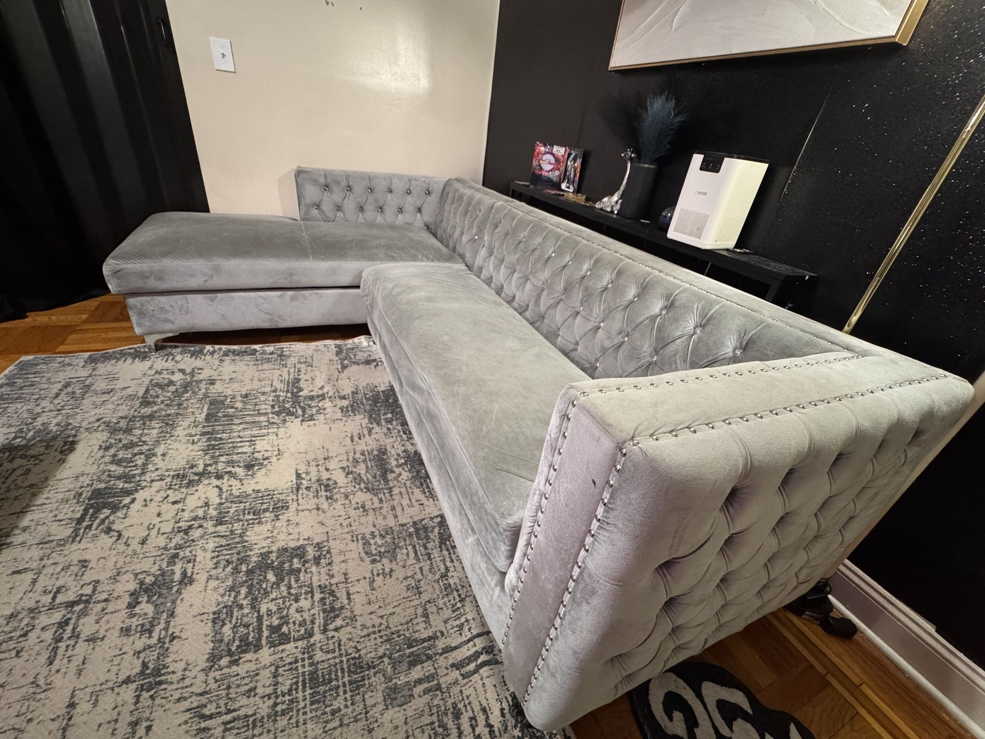 Stylish Grey Velvet Sectional Sofa w/ Hidden Storage – Great for NYC Living! 