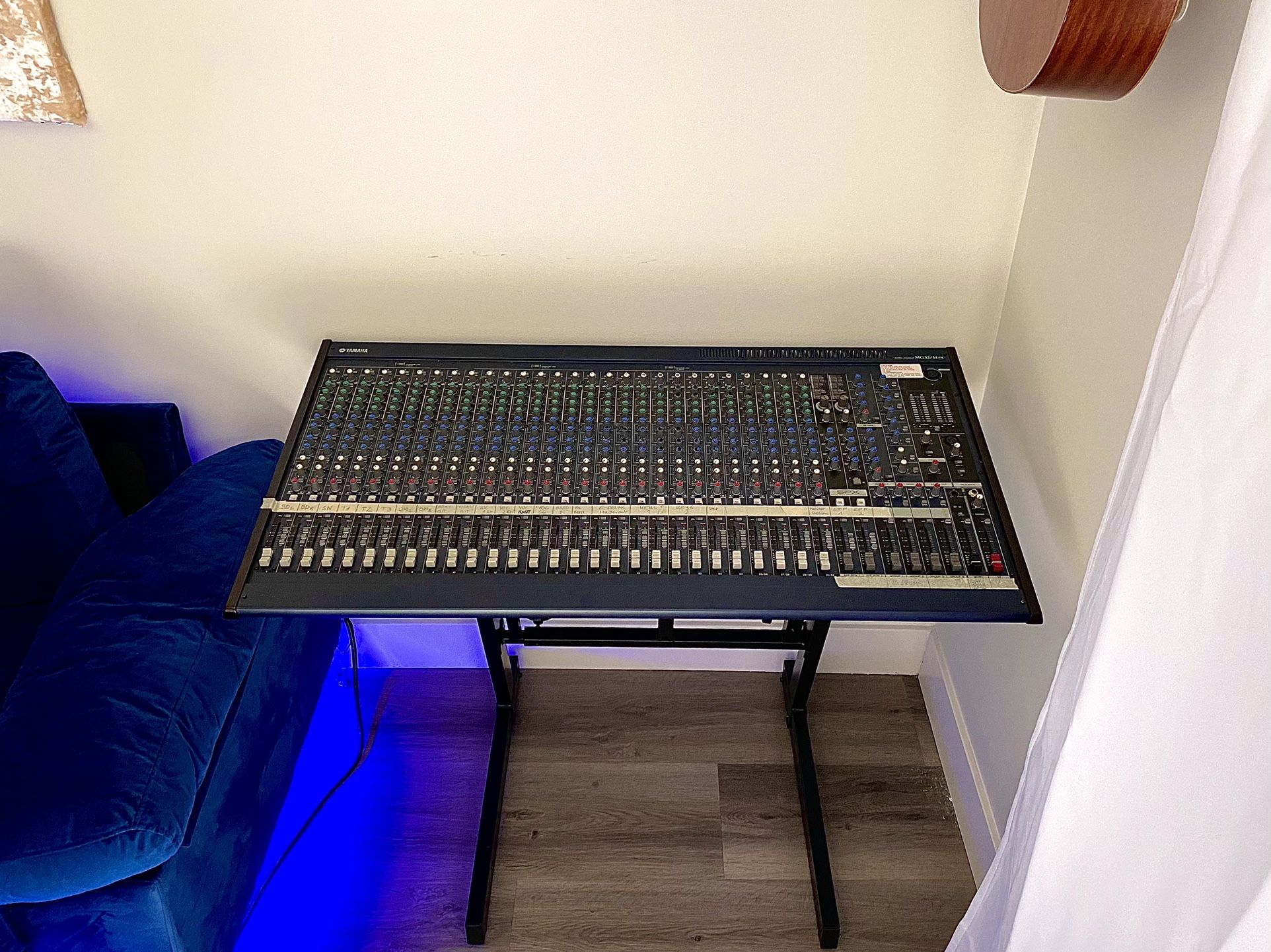 Yamaha MG32/14FX MG-Series 32-Input Mixing Console (With Console Desk)