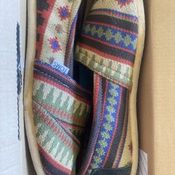 TOMS Classic Women's Size 10 Shoes Aztec Design Comfort slip on Flat