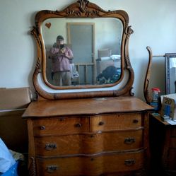 Antique Oak Bedroom Dresser With Mirror ; 3 Drawers