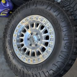 Kmc On 35x12.5 18 