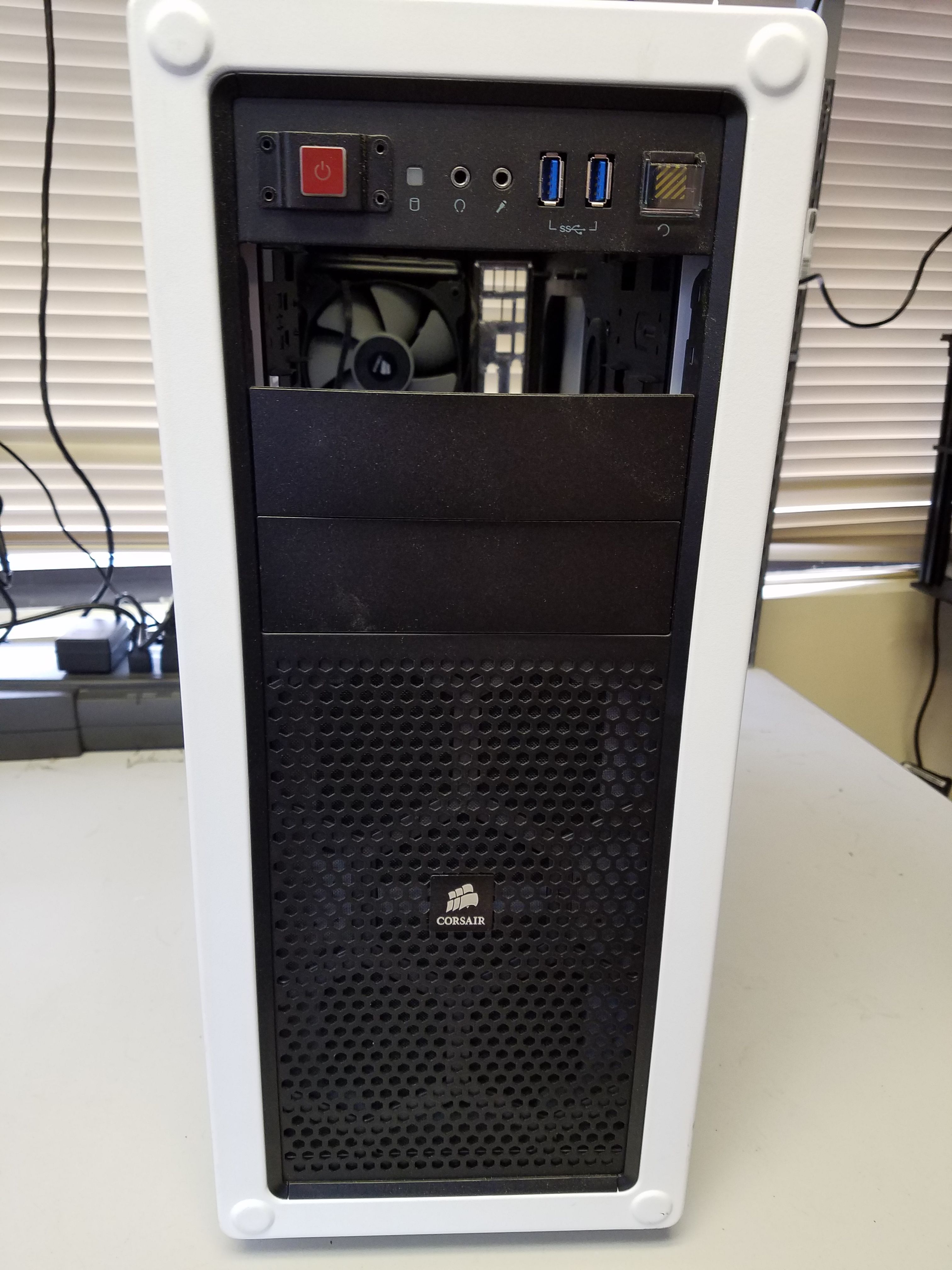 Corsair Vengeance C70 Mid-Tower Gaming Case