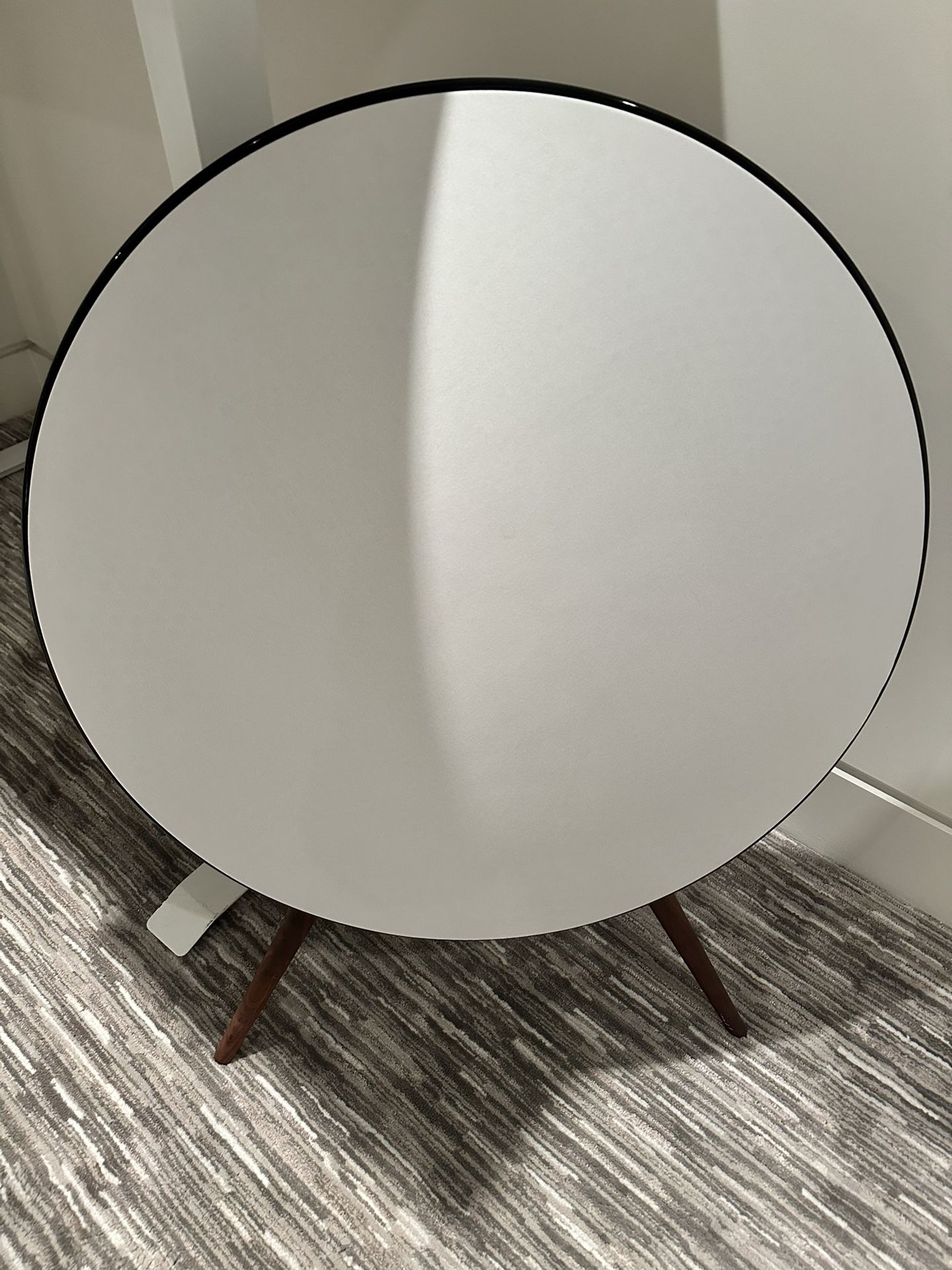 B&O Bang & Olufsen A9 Speaker