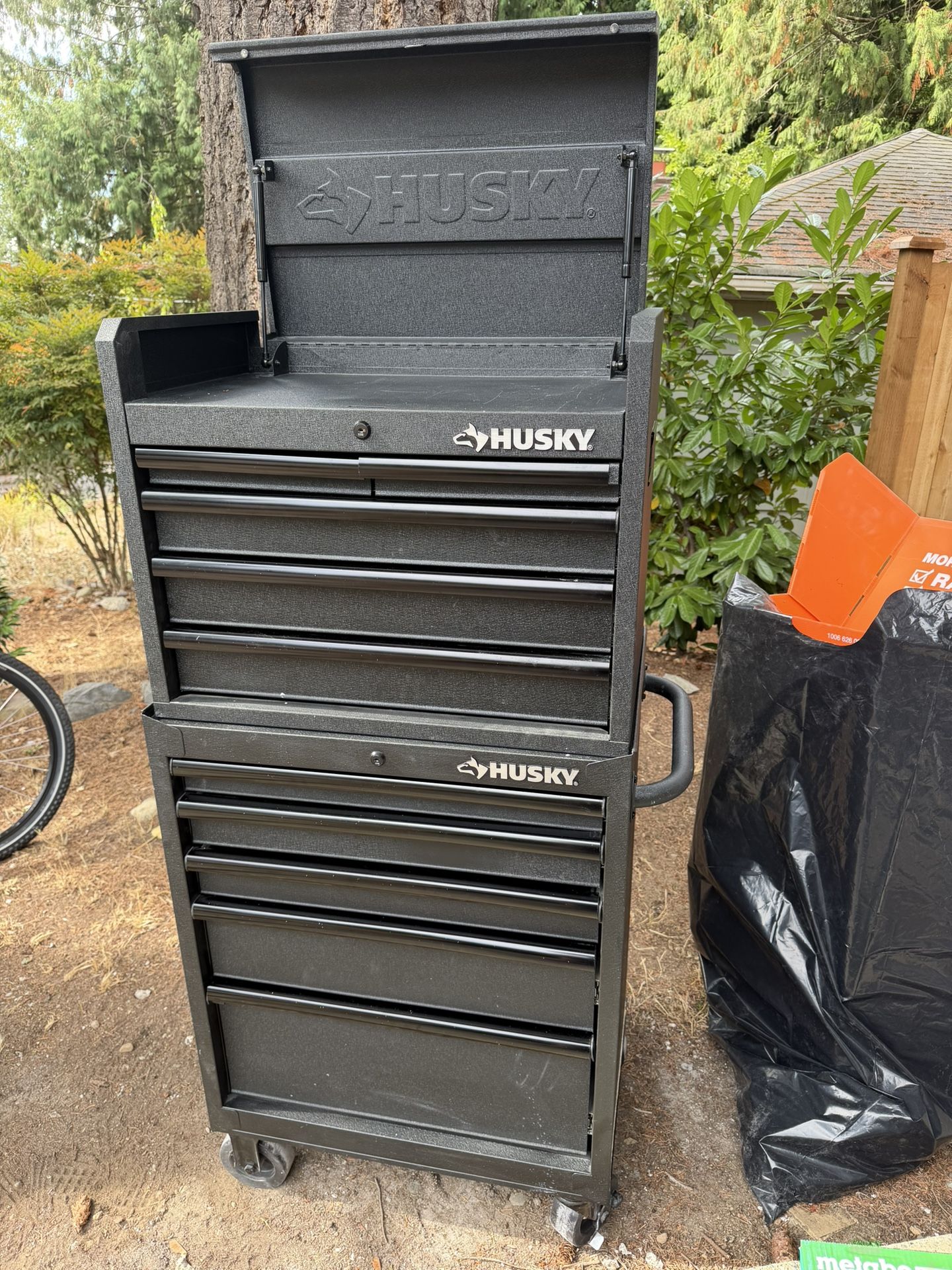 Husky Tool Chest And Hutch