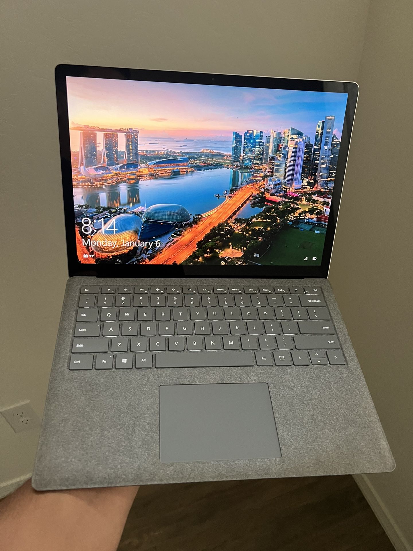 Microsoft Surface Laptop