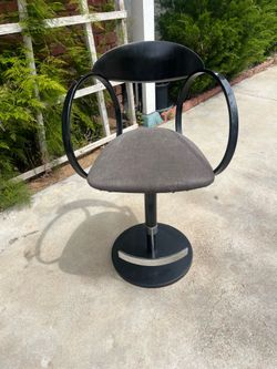 Swivel chair