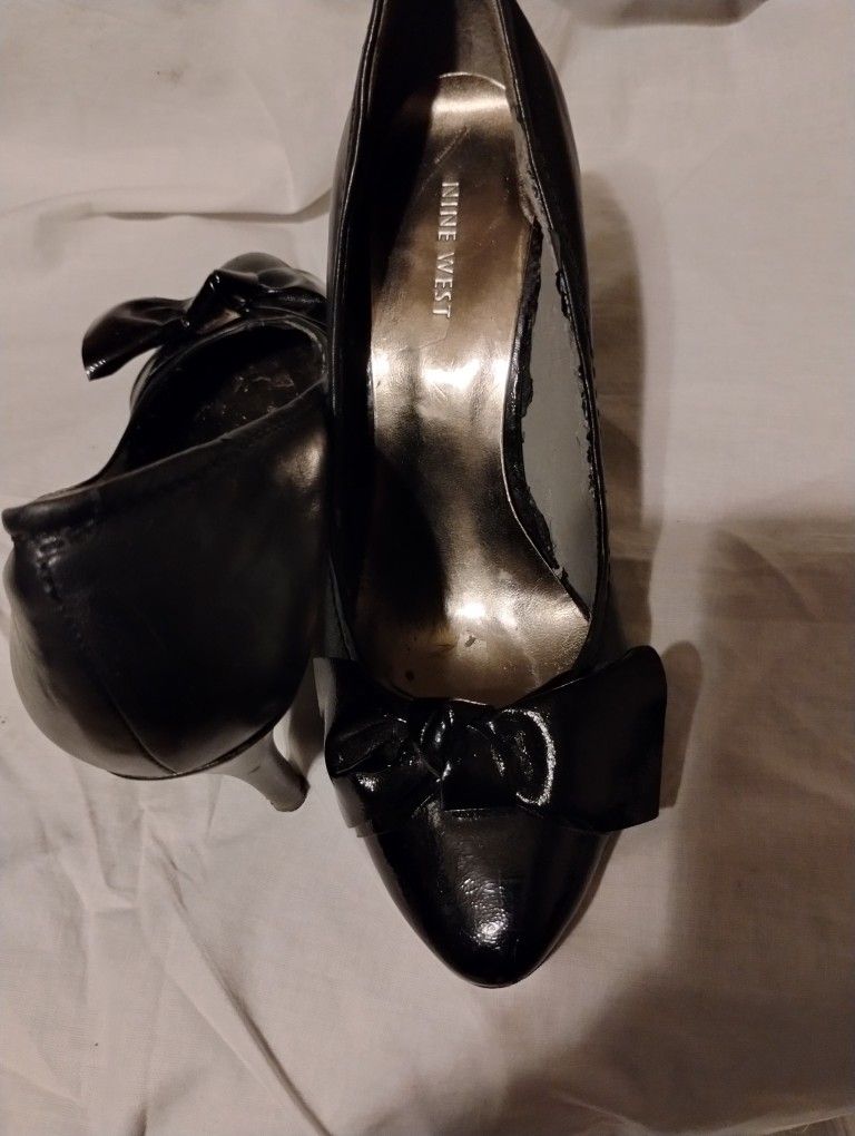 8.5 Nine West Black Heels