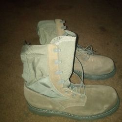 Military Boots Brand new Size 10 $50